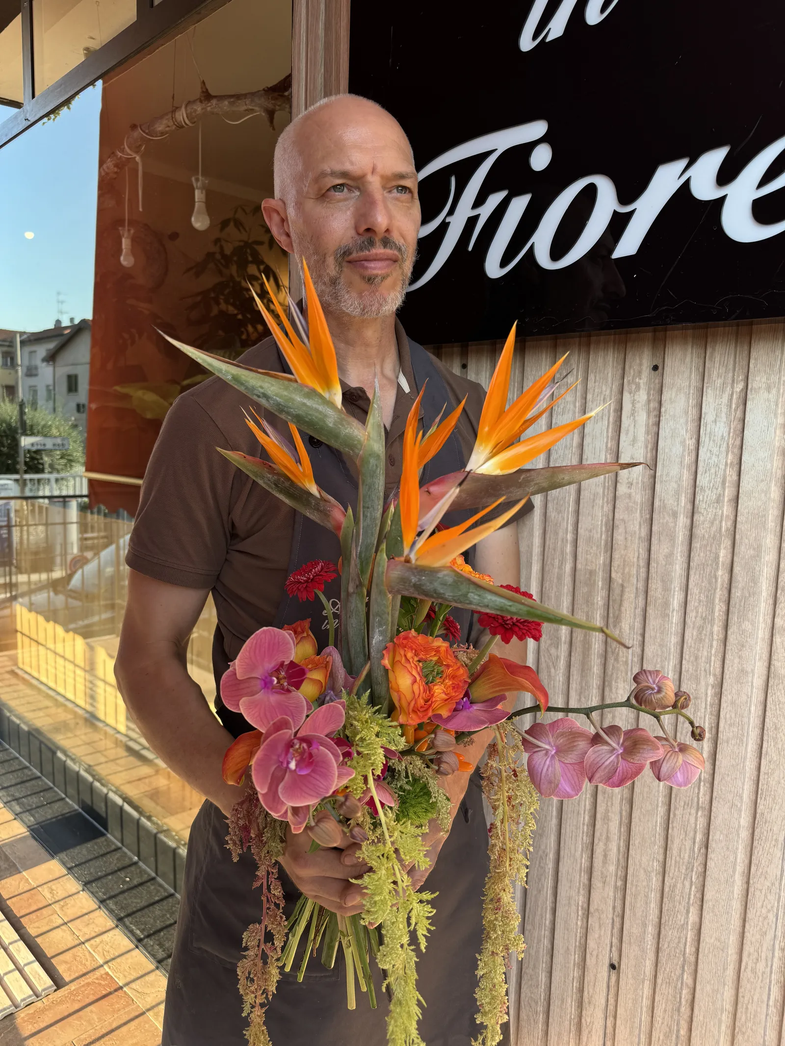 bouquet da sposa movimentato con strelitzia