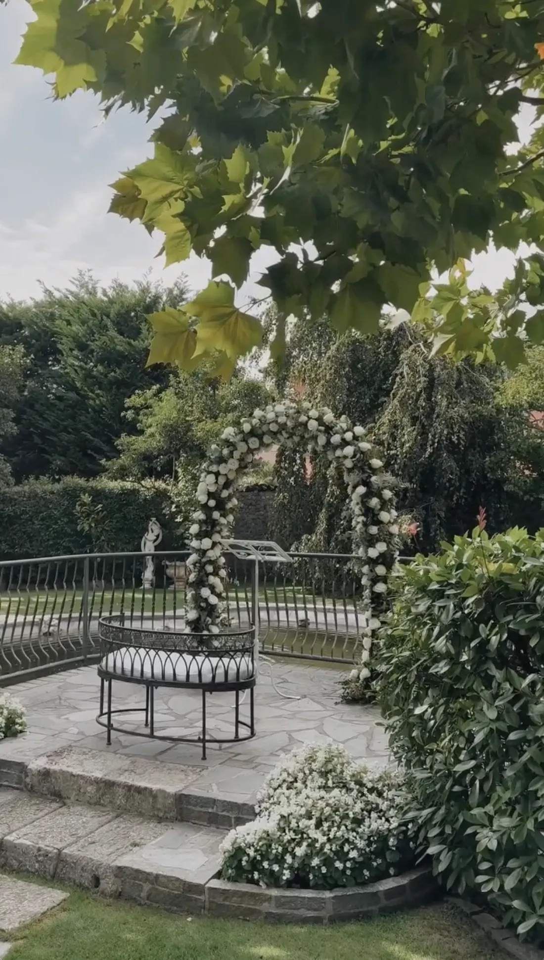 arco e composizioni floreali per matrimonio